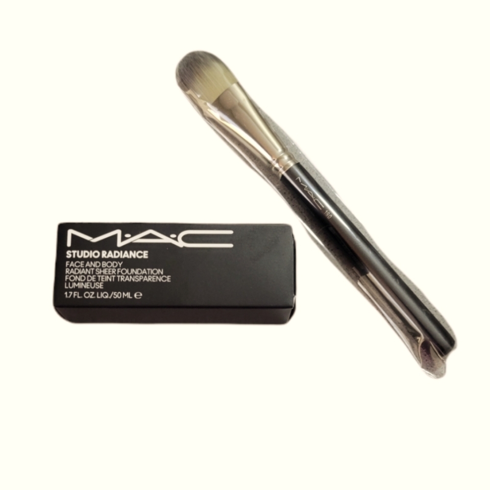 🆕️ M.A.C Studio Radiance Foundation & Brush Set